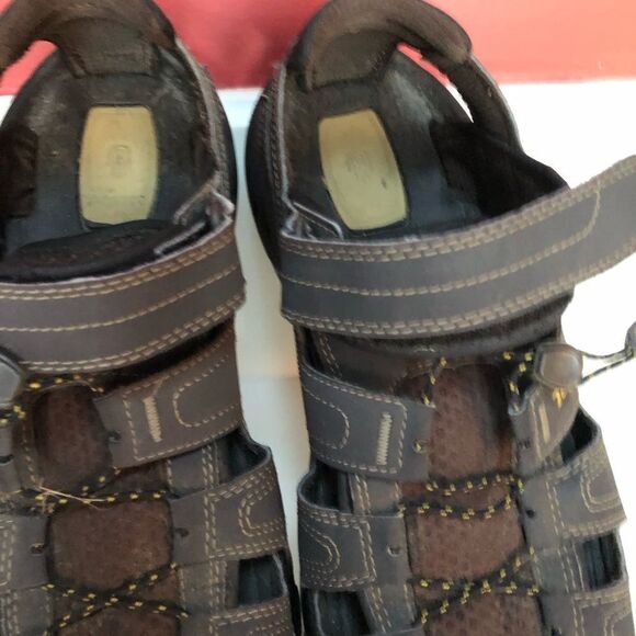 Teva NWOT Men's close toe sandal (9) - Picture 10 of 13